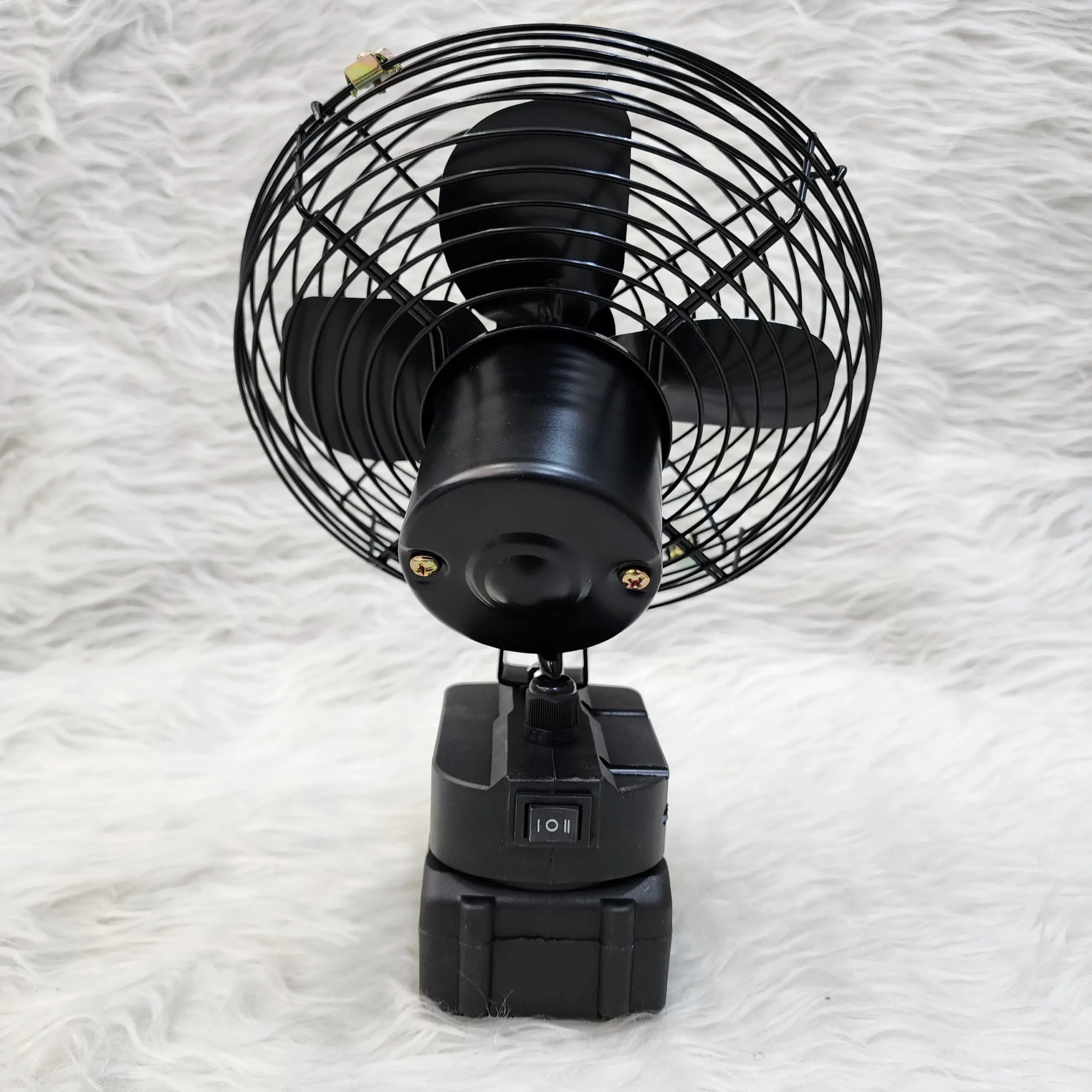 پنکه شارژی لیتیومی با باتری 3 ساعته 4 پنکه شارژی لیتیومی با باتری 3 ساعته