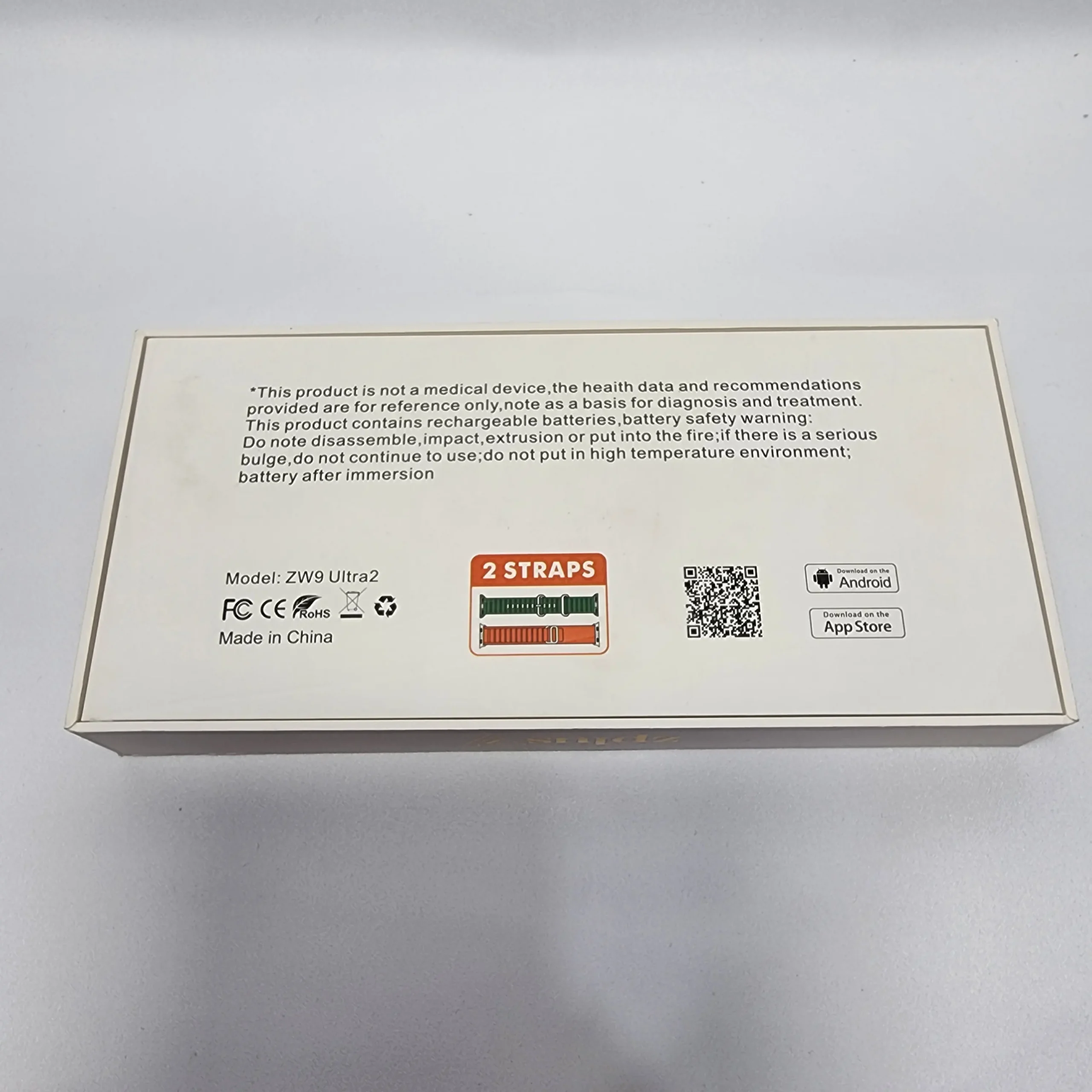 ساعت هوشمند ZW9 Ultra2 8 محتویات جعبه ساعت هوشمند ZW9 Ultra2 شامل خود ساعت، بند سیلیکونی، شارژر مگنتی و دفترچه راهنما