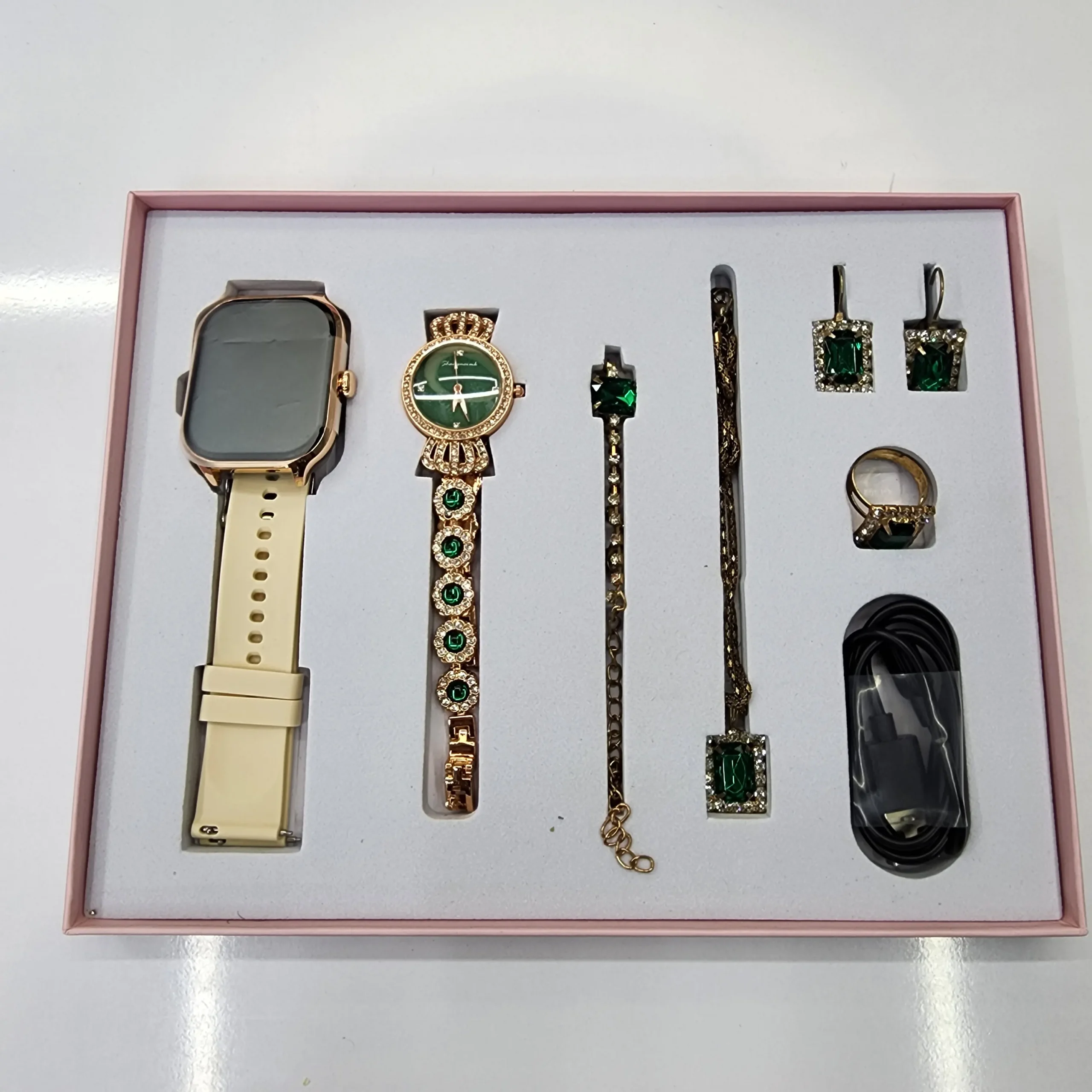 ساعت هوشمند A56 Plus صفحه نمایش 2.02 اینچ همراه با ست کامل جواهرات 6 ساعت هوشمند A56 Plus کرم همراه ست کامل جواهرات