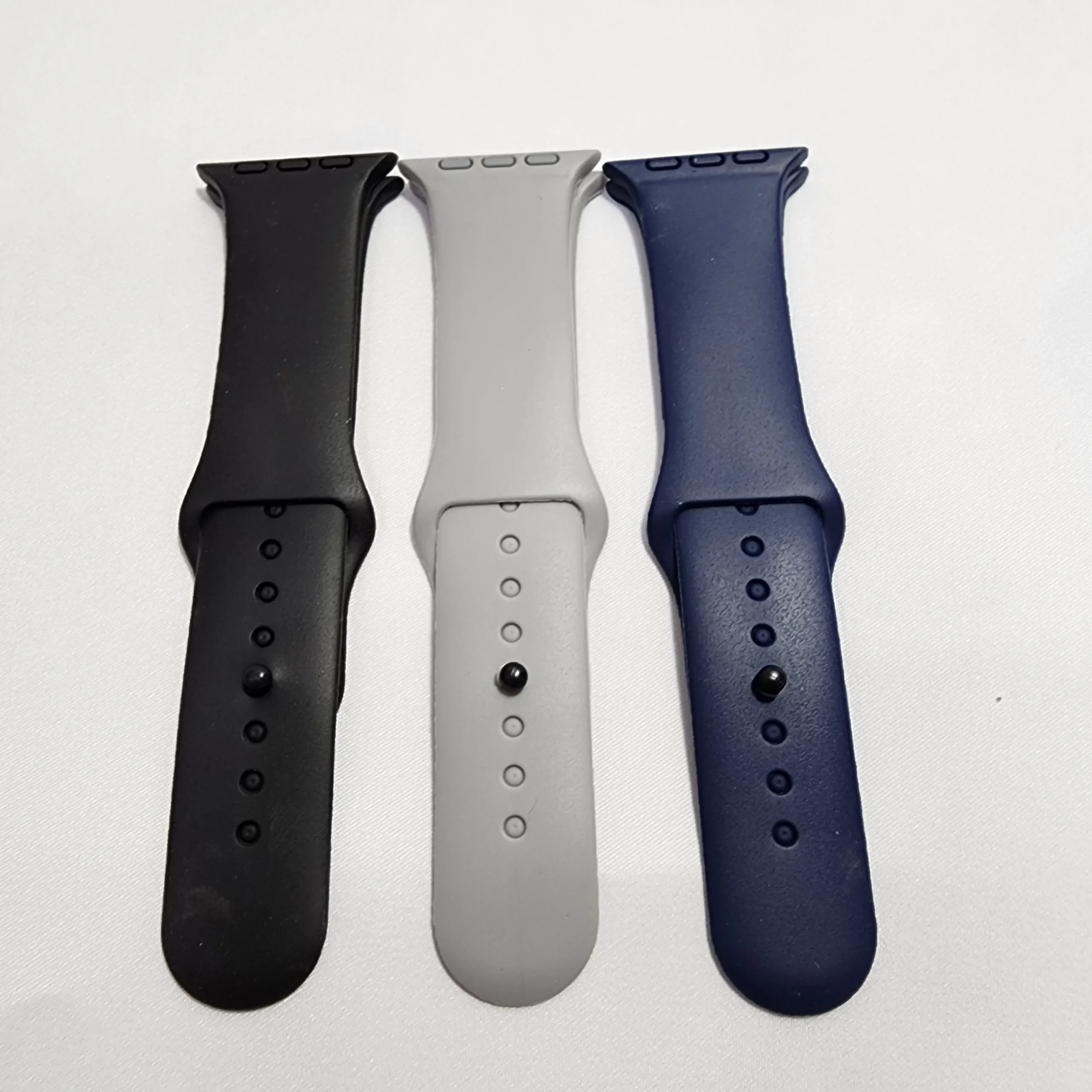 ساعت هوشمند Ultra 9 صفحه 2.03 اینچ + شارژ بیسیم همراه ۷ بند قابل تعویض 8 ساعت هوشمند Ultra 9 همراه با بندهای قابل تعویض