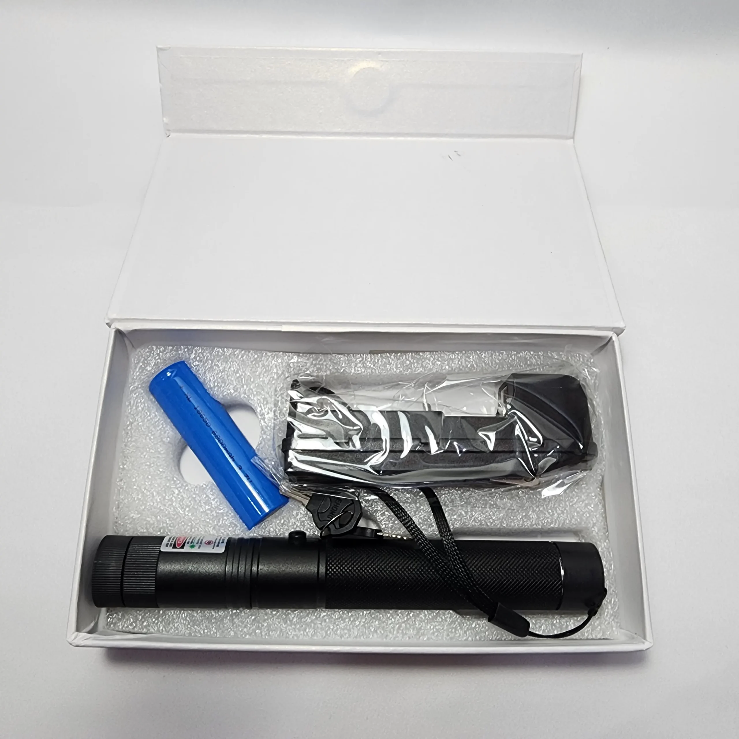 لیزر سبز مدل 303 2 لیزر سبز پر قدرت مدل 303