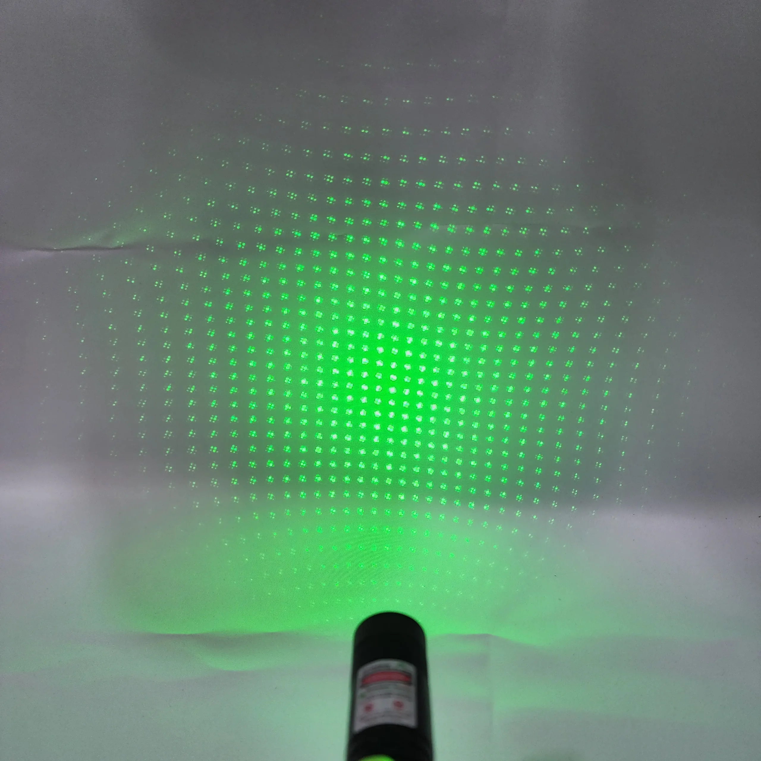 لیزر سبز مدل 303 7 لیزر سبز پر قدرت مدل 303