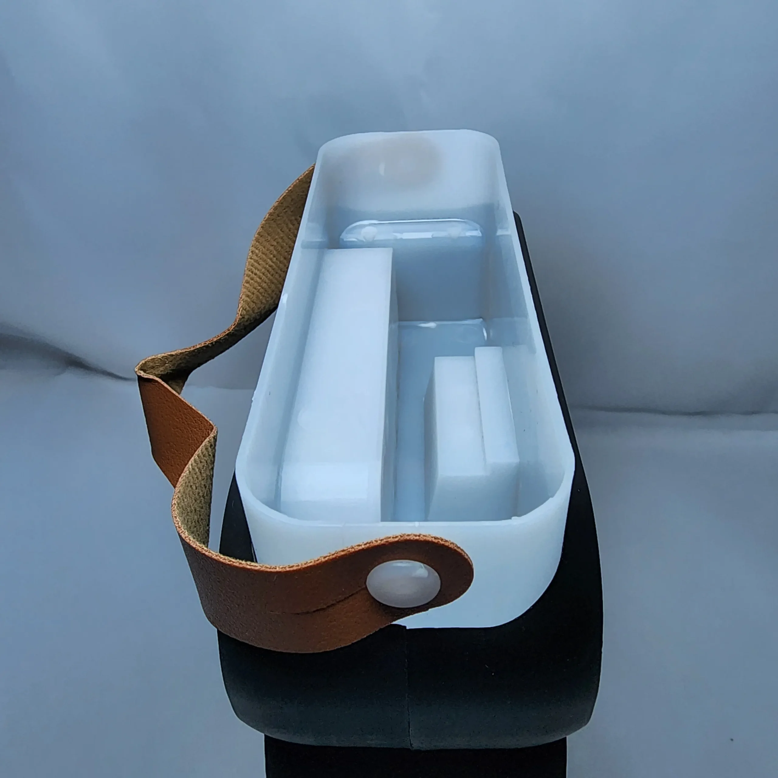 پنکه رومیزی خنککننده و بخور سرد چندکاره مدل Fan Humidifier 5 رطوبت ساز و فن رومیزی چندکاره با مخزن آب بزرگ و نور LED