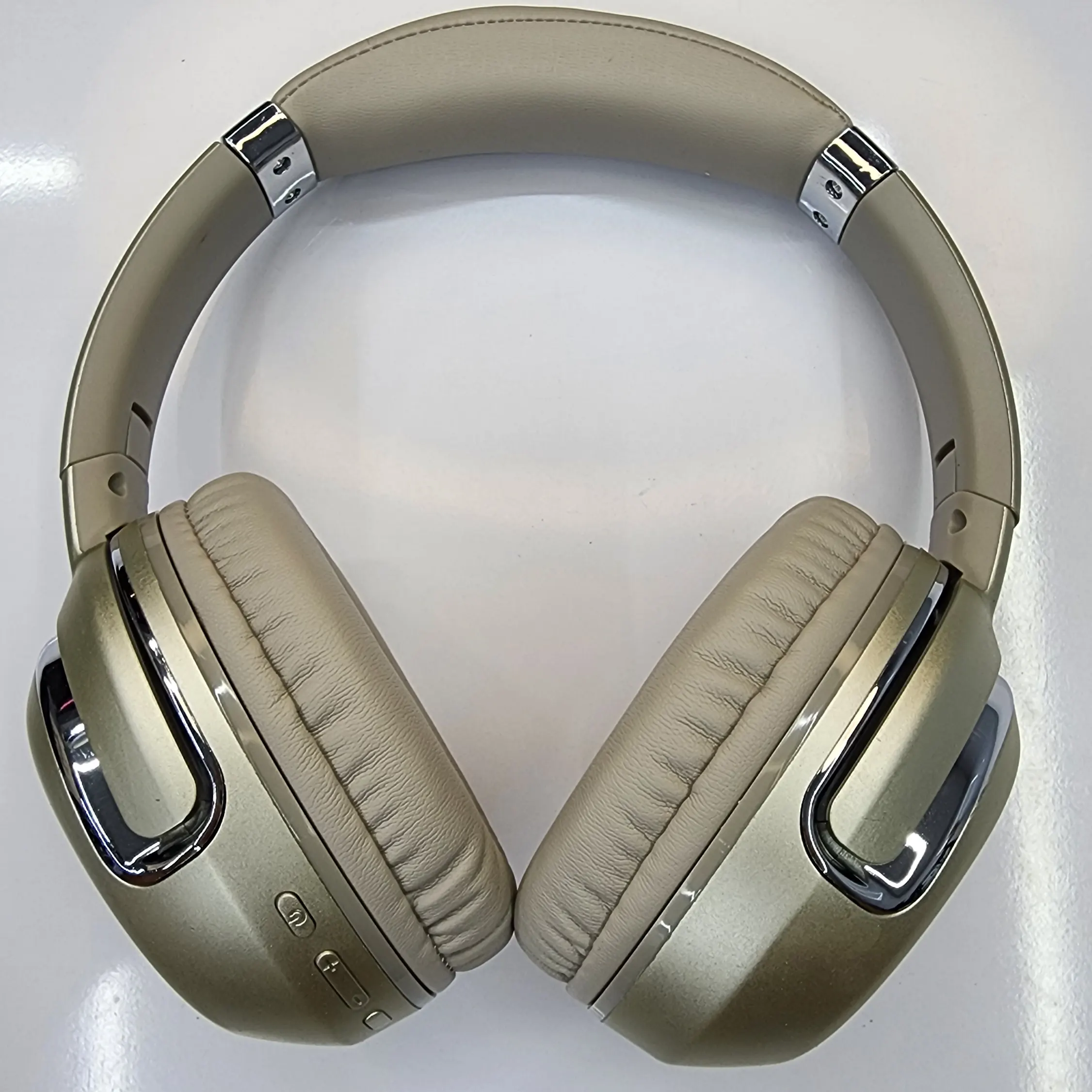 هدفون بیسیم JBL J32 مدل Tour One | کیفیت صدای شفاف، باس قدرتمند، باتری ۵۰ ساعته 2 عکس هدفون بیسیم JBL J32 با طراحی دورگوشی